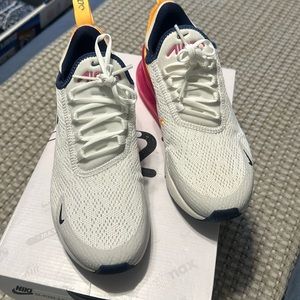 Nike Airmax 270 White/pink/midnight navy/orange size 6.5
